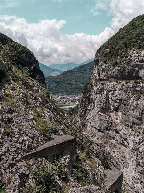 Via Prada, Vajont 